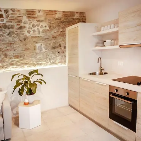 7 - La Guarida De - Bajo A - Enjoy